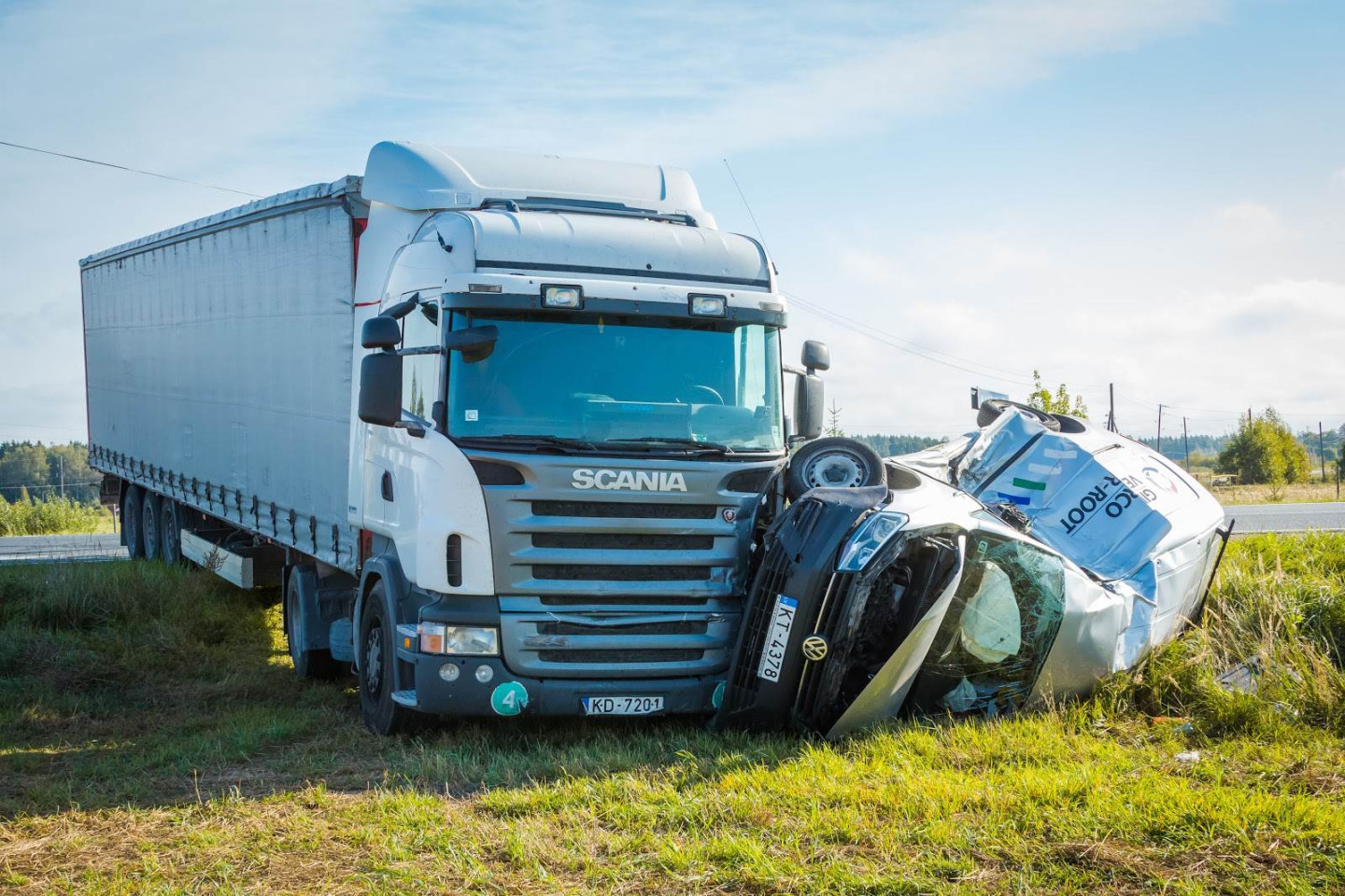 Expert Truck Accident Lawyers  La Justicia Abogados